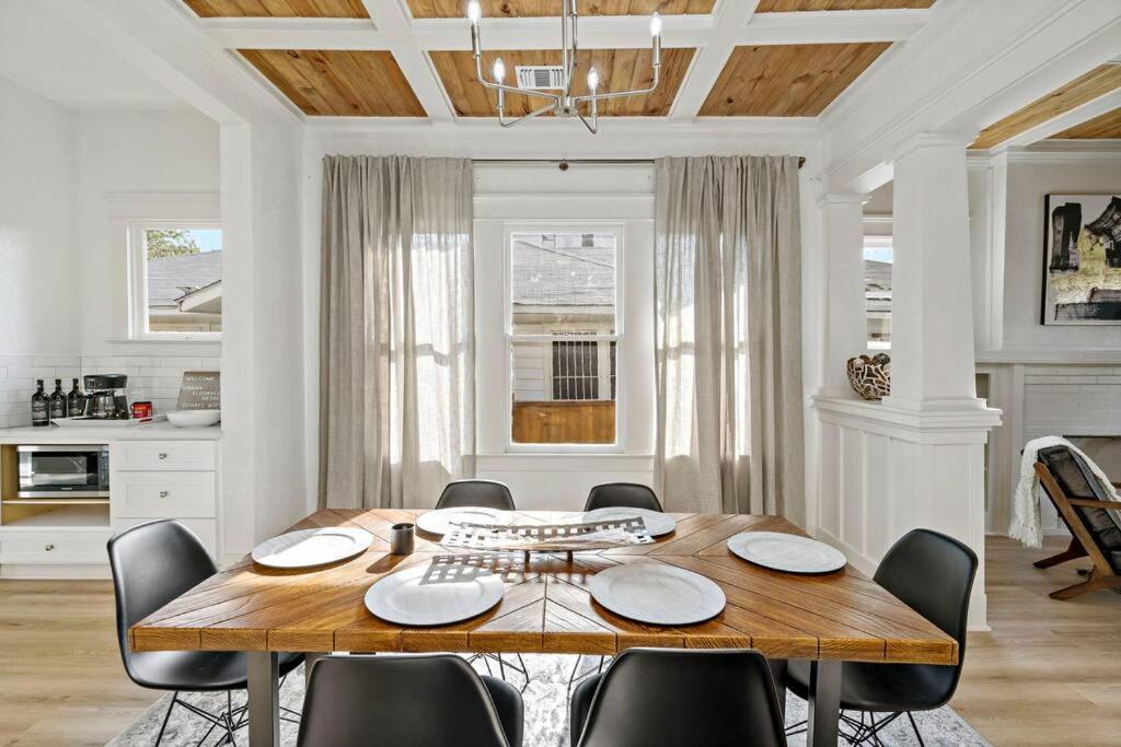Вилла Urban Elegance Retreat Сан-Антонио Экстерьер фото
