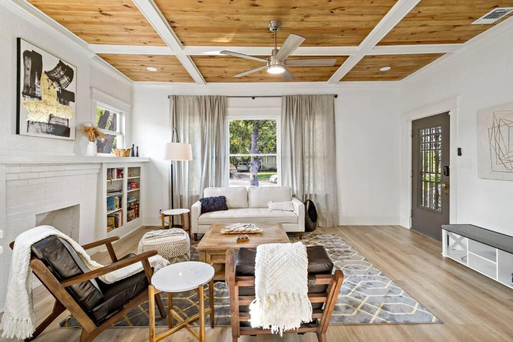 Вилла Urban Elegance Retreat Сан-Антонио Экстерьер фото
